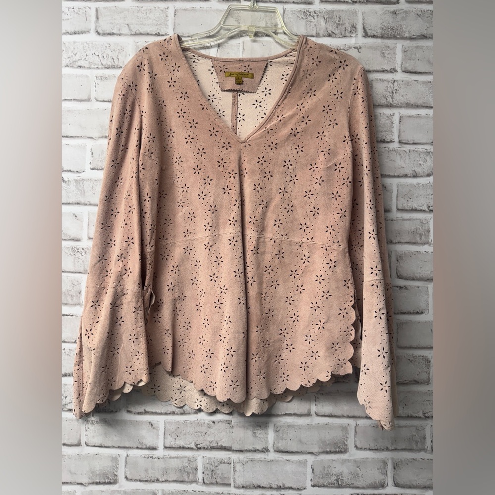 Rem Garson Vintage Rose Pink Eyelet Womens’ Suede Pullover Top Size Small.
